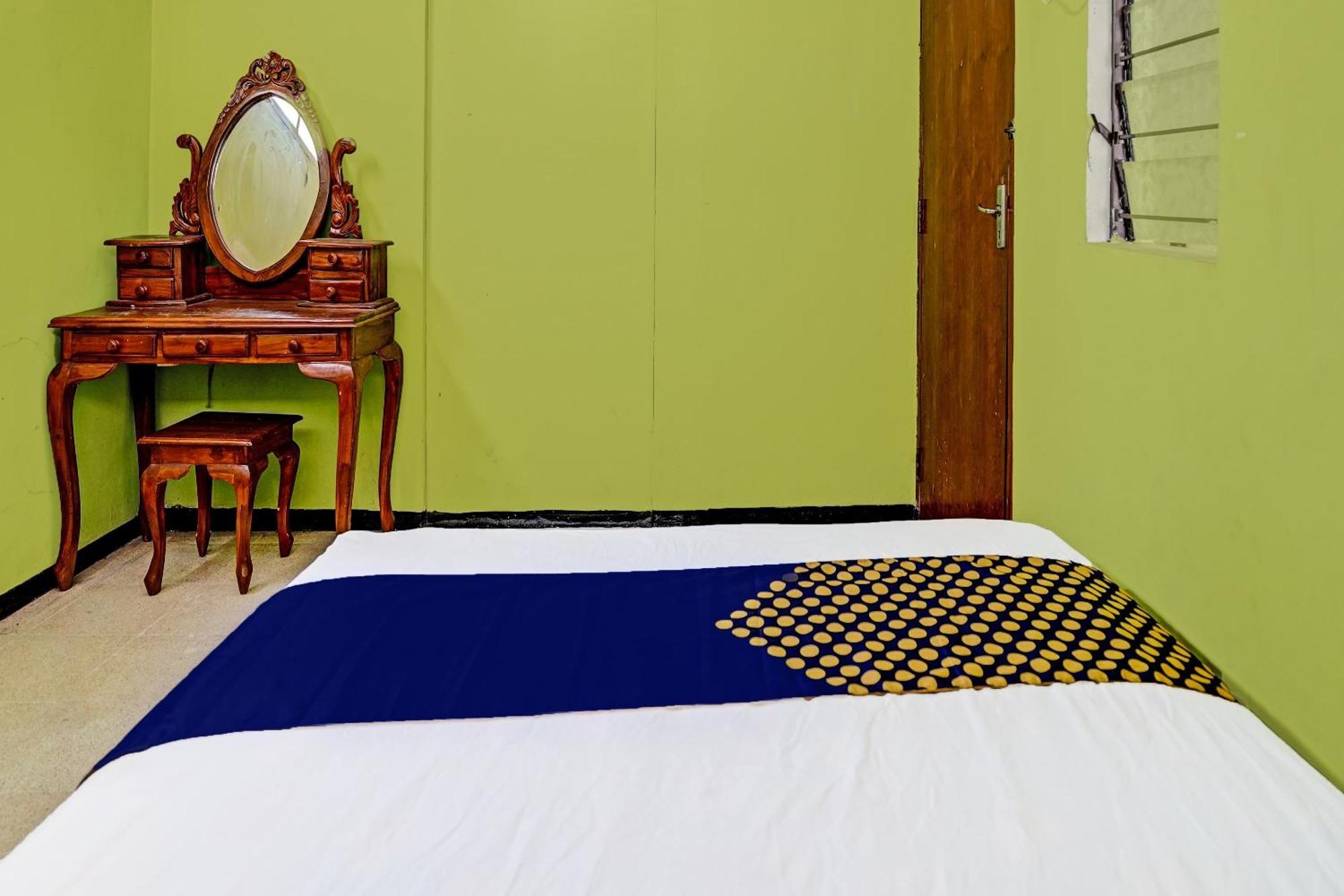 Spot On 91716 Kost Yy Syariah Ξενοδοχείο Mojokerto Εξωτερικό φωτογραφία